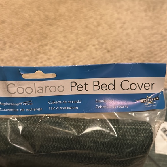 Coolaroo pet bed cover - Picture 3 of 3
